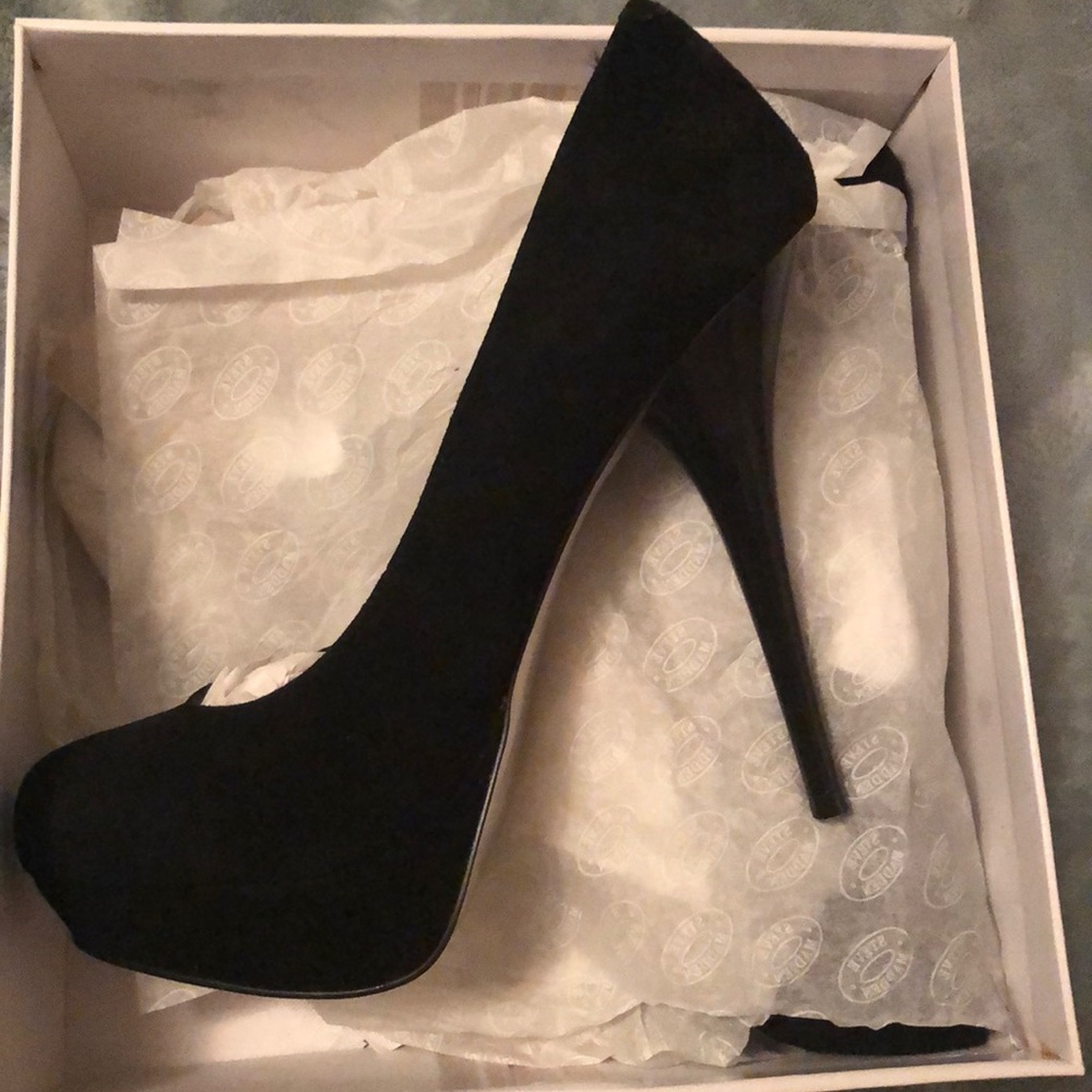 Brand New/Never Worn Steve Madden Pumps - Caryssa